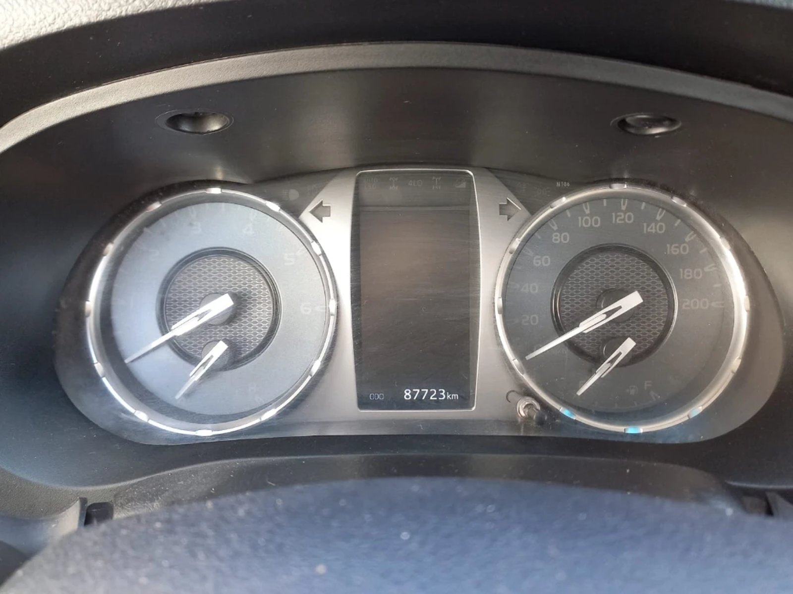 TOYOTA HILUX DCAB MT 4X4 2.4 2024 - Imagen 20 de 20
