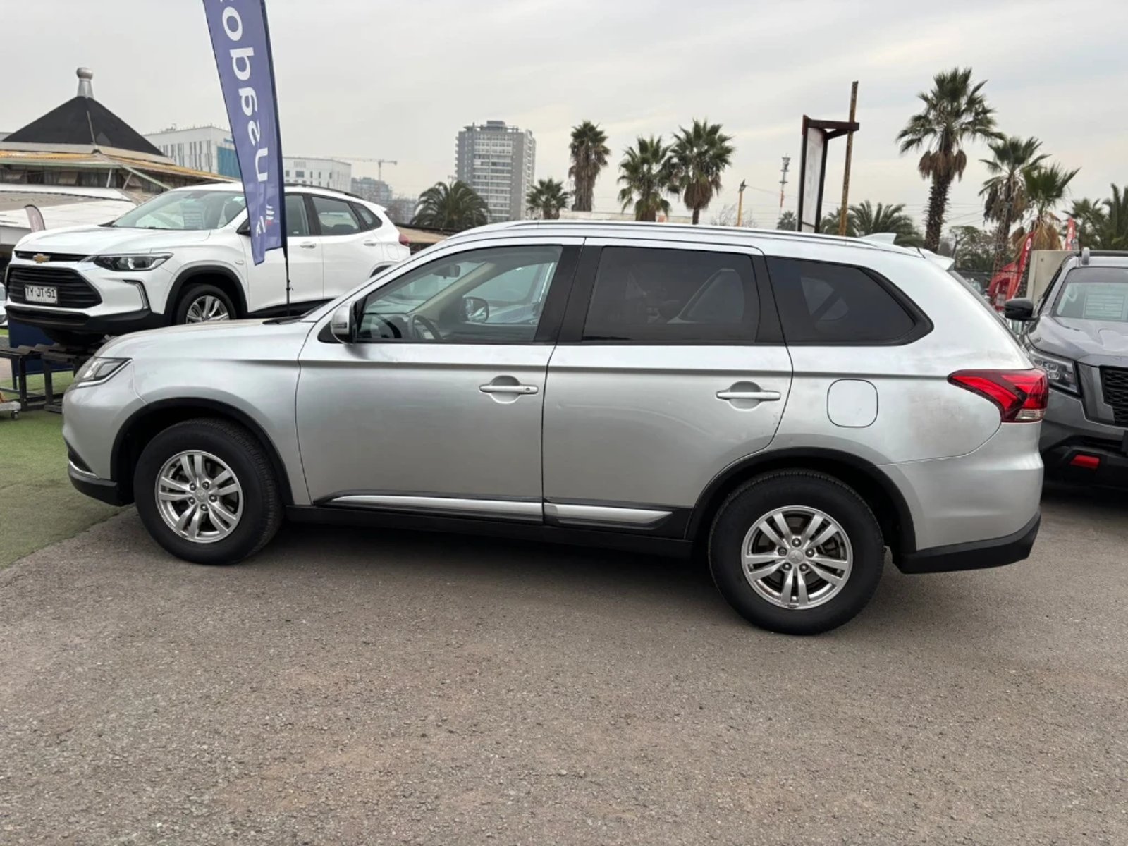 Mitsubishi OUTLANDER 2.0 4X2 MT 5P 2021 - Imagen 11 de 20