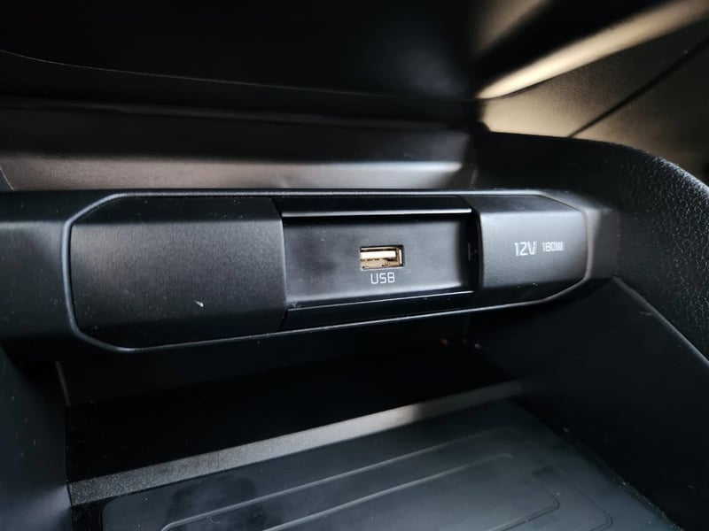 Kia Rio 4 2024 - Imagen 17 de 20