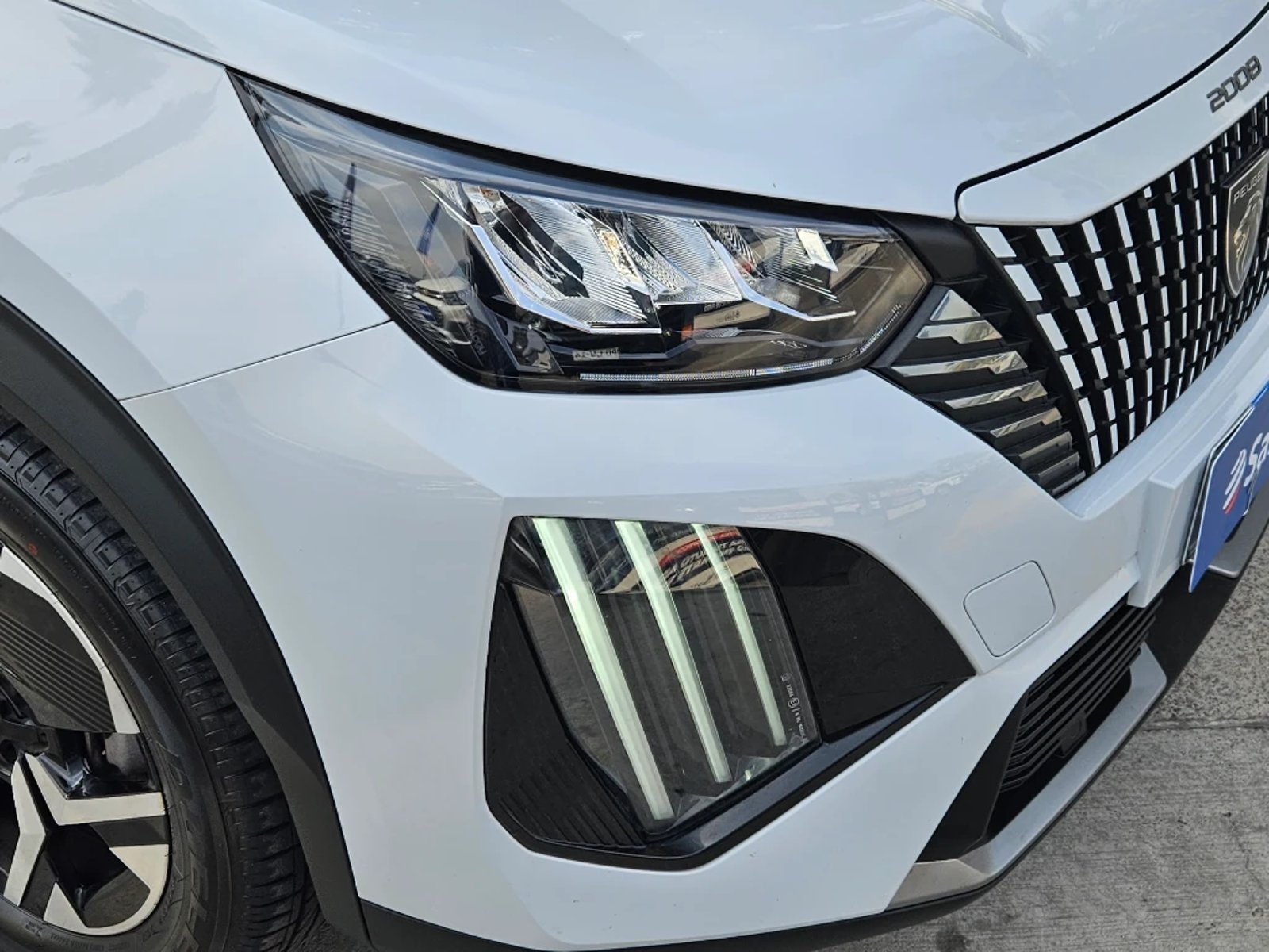 Peugeot 2008 1.2 ALLURE PACK PURETECH 130HP 4X2 MT 5P 2025 - Imagen 9 de 20