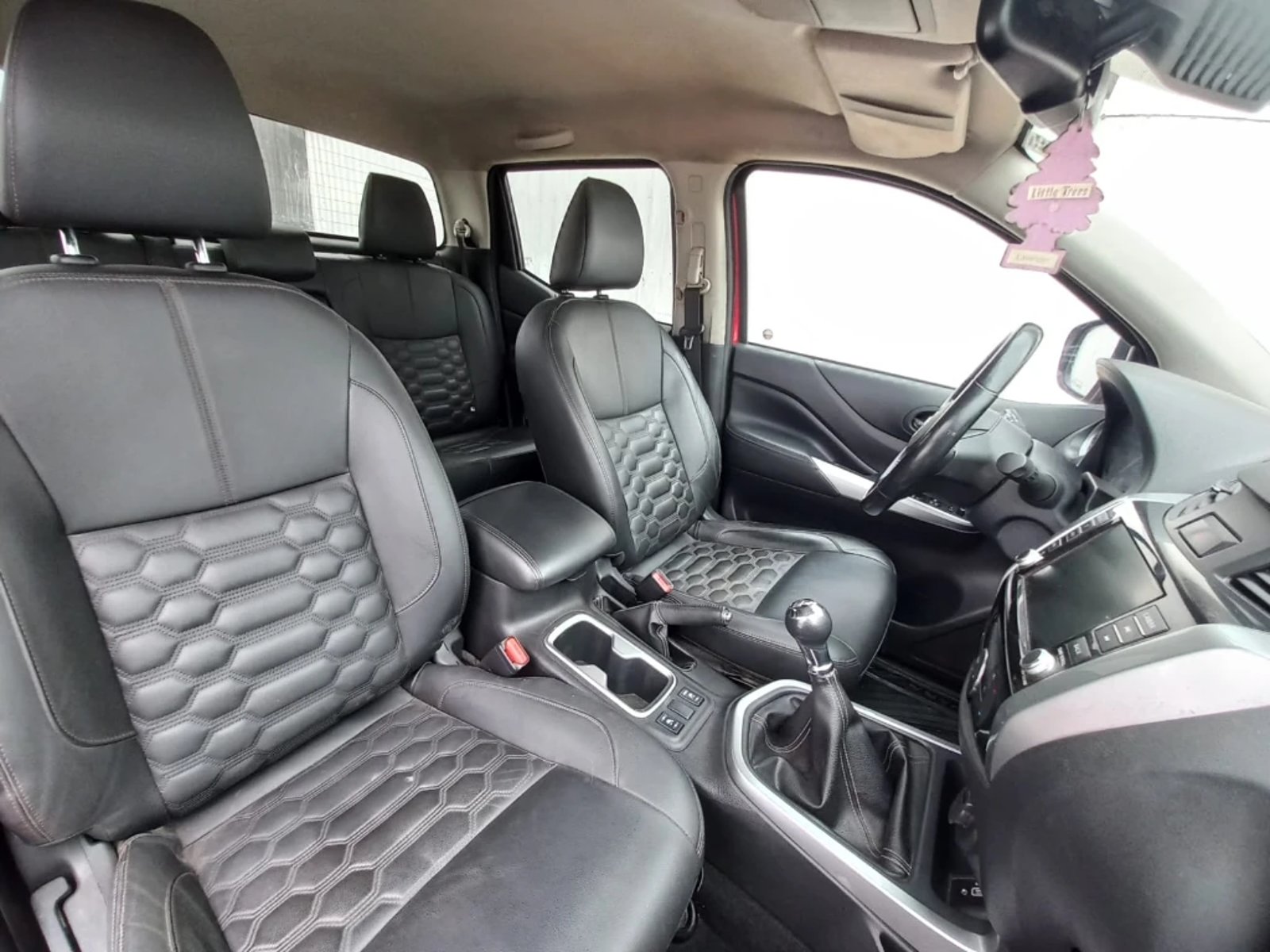 Nissan Navara 2023 - Imagen 18 de 20