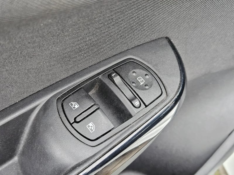 Opel Astra 2023 - Imagen 19 de 20