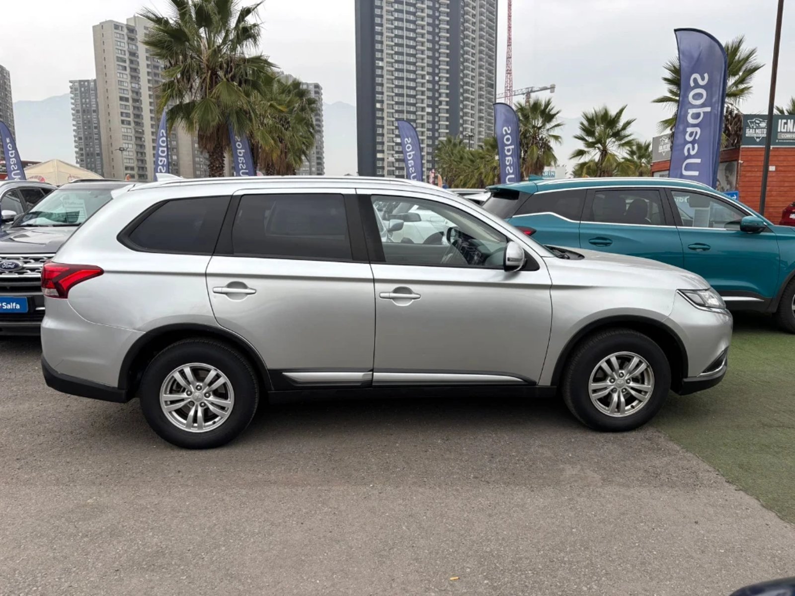 Mitsubishi OUTLANDER 2.0 4X2 MT 5P 2021 - Imagen 6 de 20