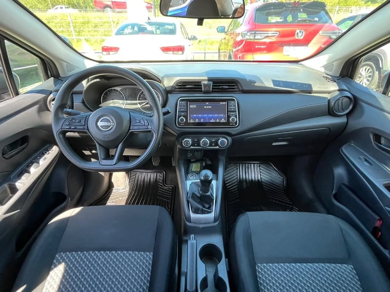 Nissan Versa 2025 - Imagen 12 de 20