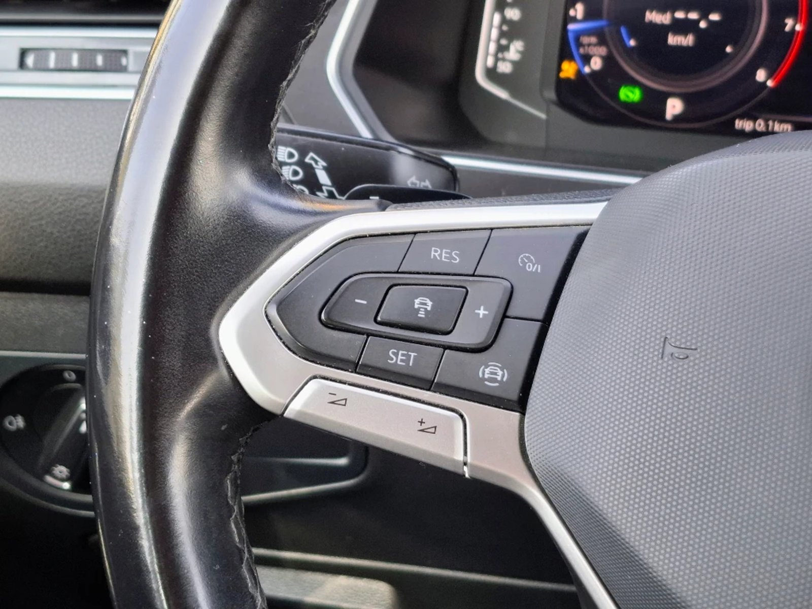 Volkswagen Tiguan 2023 - Imagen 12 de 20