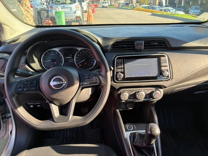 Nissan Versa 2025 - Imagen 10 de 20