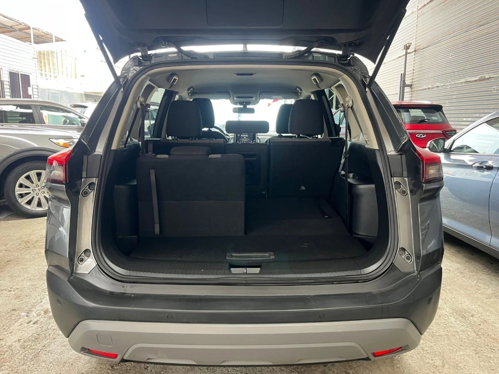 NISSAN X-TRAIL 2.5 SENSE 4X2 3ROW CVT AT 5P 2023 - Imagen 7 de 20