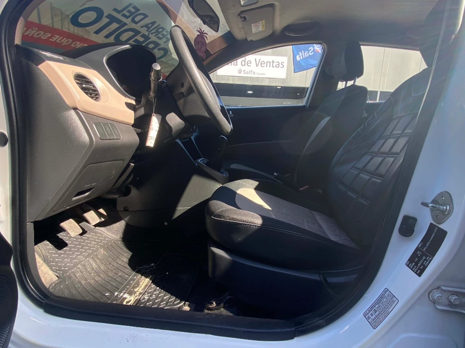 Hyundai Grand i10 2023 - Imagen 12 de 20