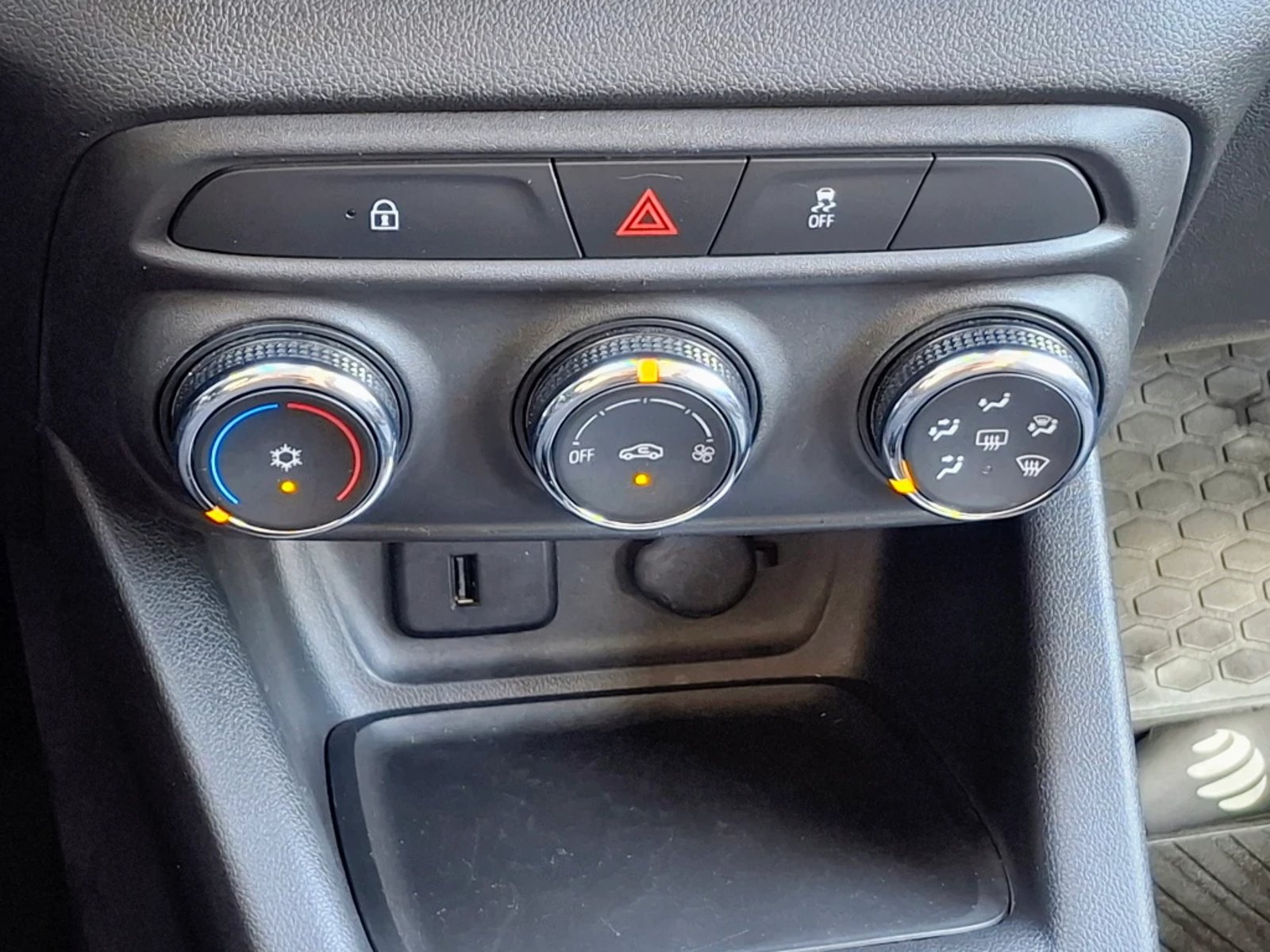 Chevrolet TRACKER 1.2T LTZ R 4X2 AT 5P 2025 - Imagen 19 de 20