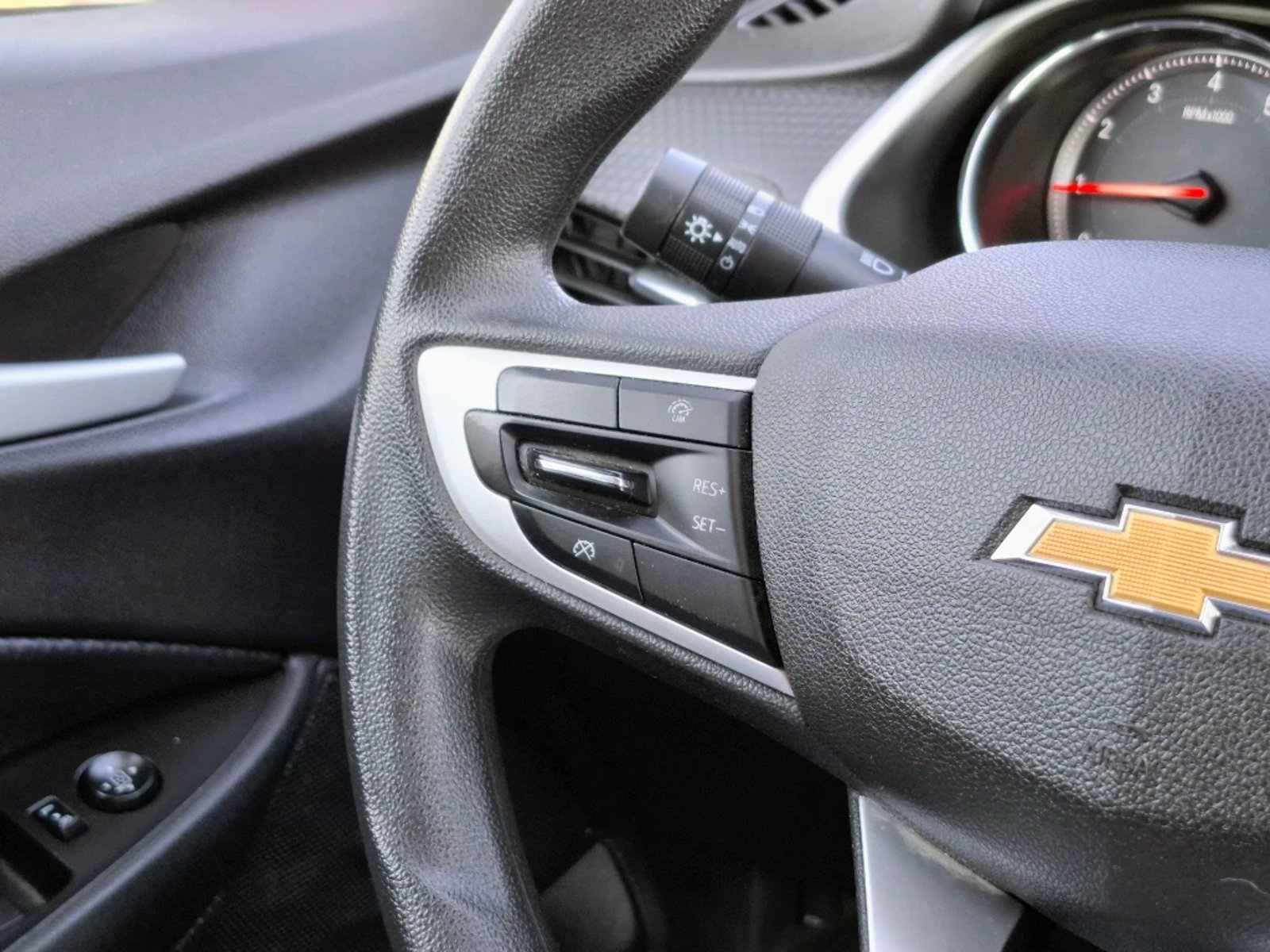 Chevrolet ONIX 1.0T LTZ P2 4X2 HB MT 5P 2024 - Imagen 14 de 20