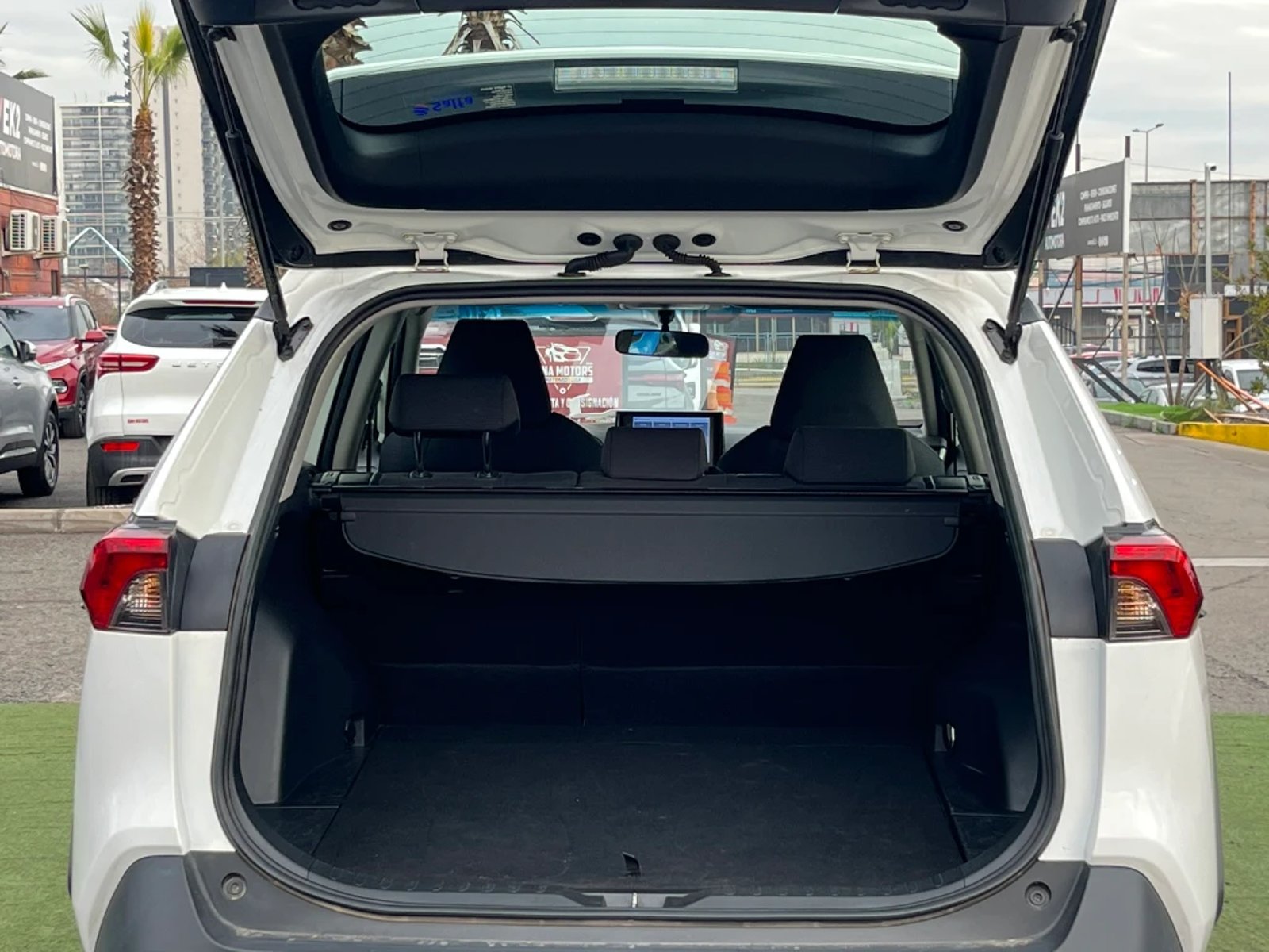 Toyota Rav4 2025 - Imagen 9 de 20