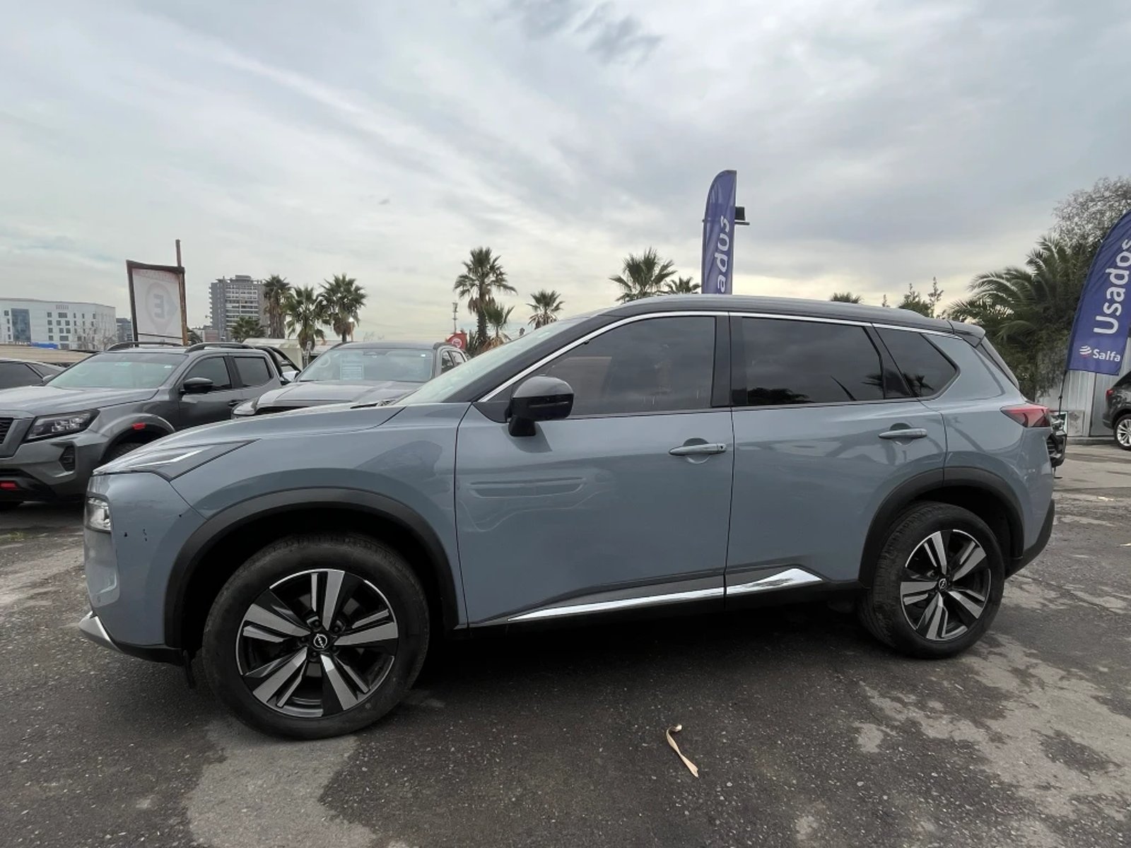 Nissan X-TRAIL 2.5 EXCLUSIVE 4X4 3ROW CVT AT 5P 2023 - Imagen 8 de 20