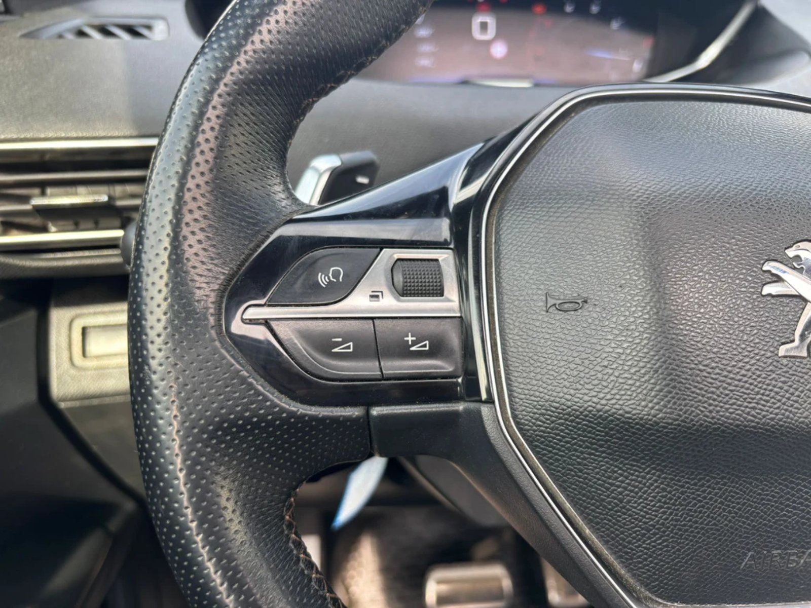 Peugeot 3008 2.0 GT BLUEHDI 4X2 180 EAT8 5P 2020 - Imagen 16 de 20