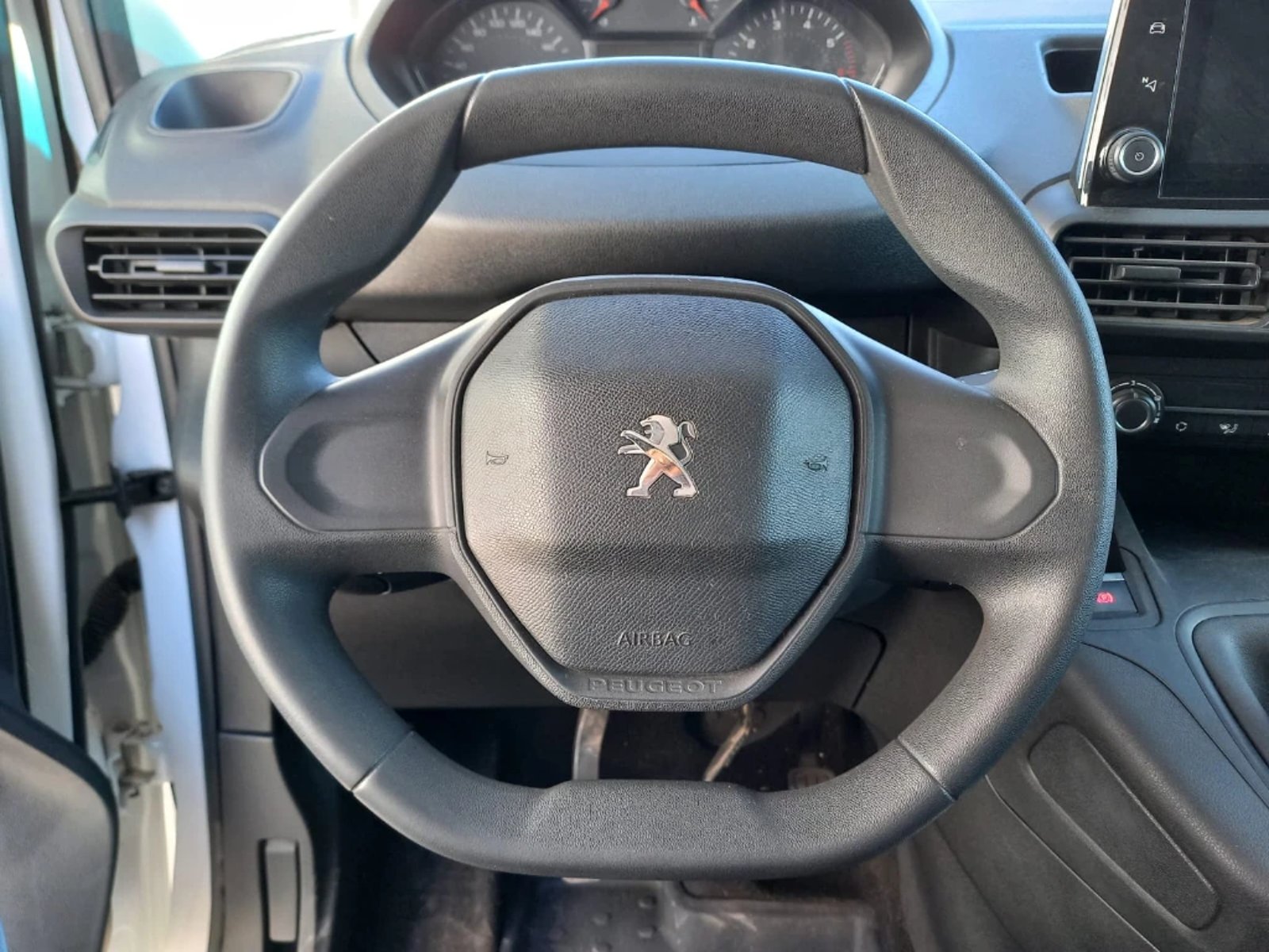 Peugeot Partner 2024 - Imagen 14 de 20