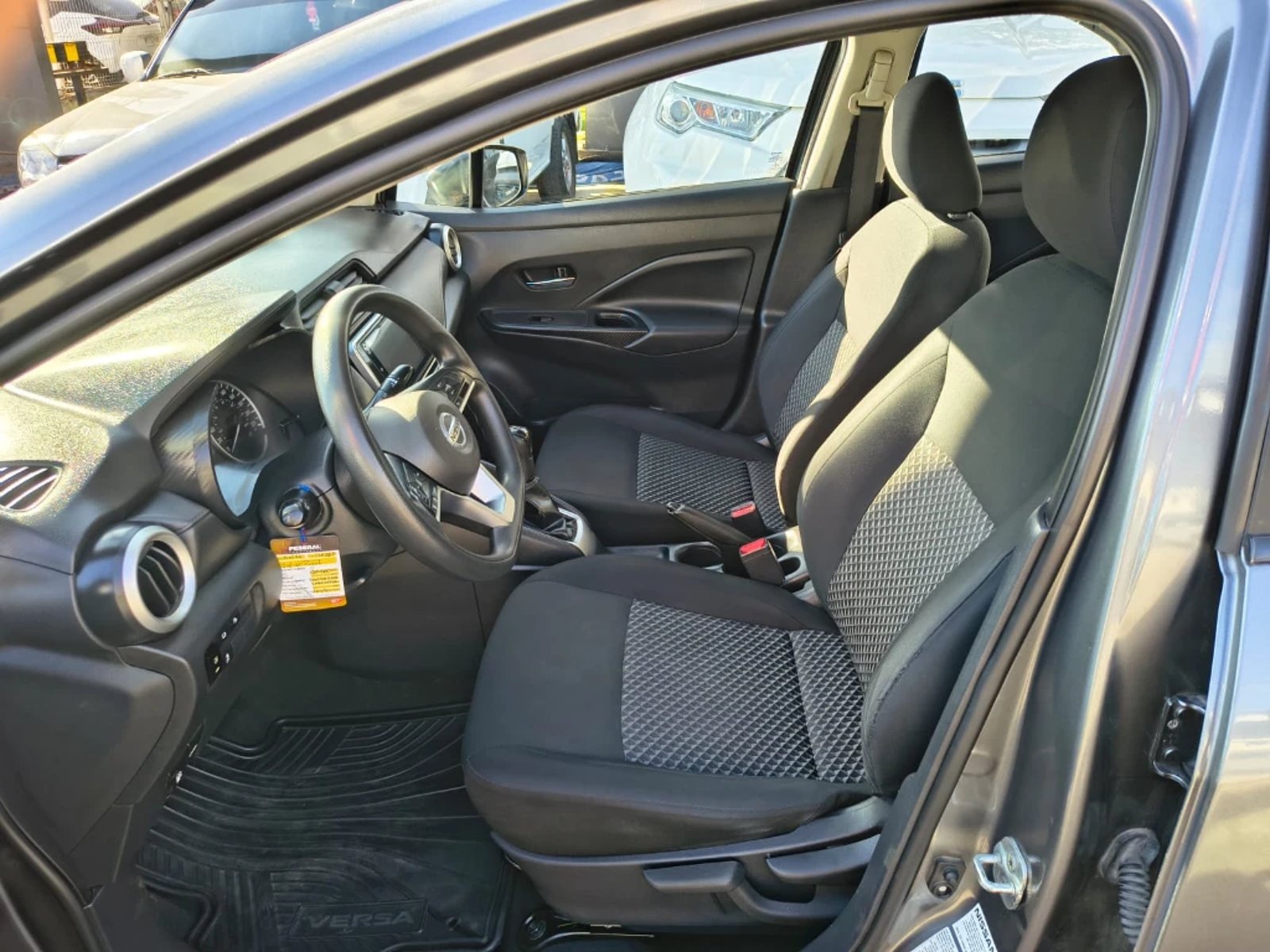 Nissan Versa 2022 - Imagen 15 de 17