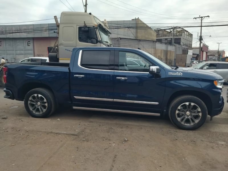 Chevrolet Silverado 2023 - Imagen 3 de 20