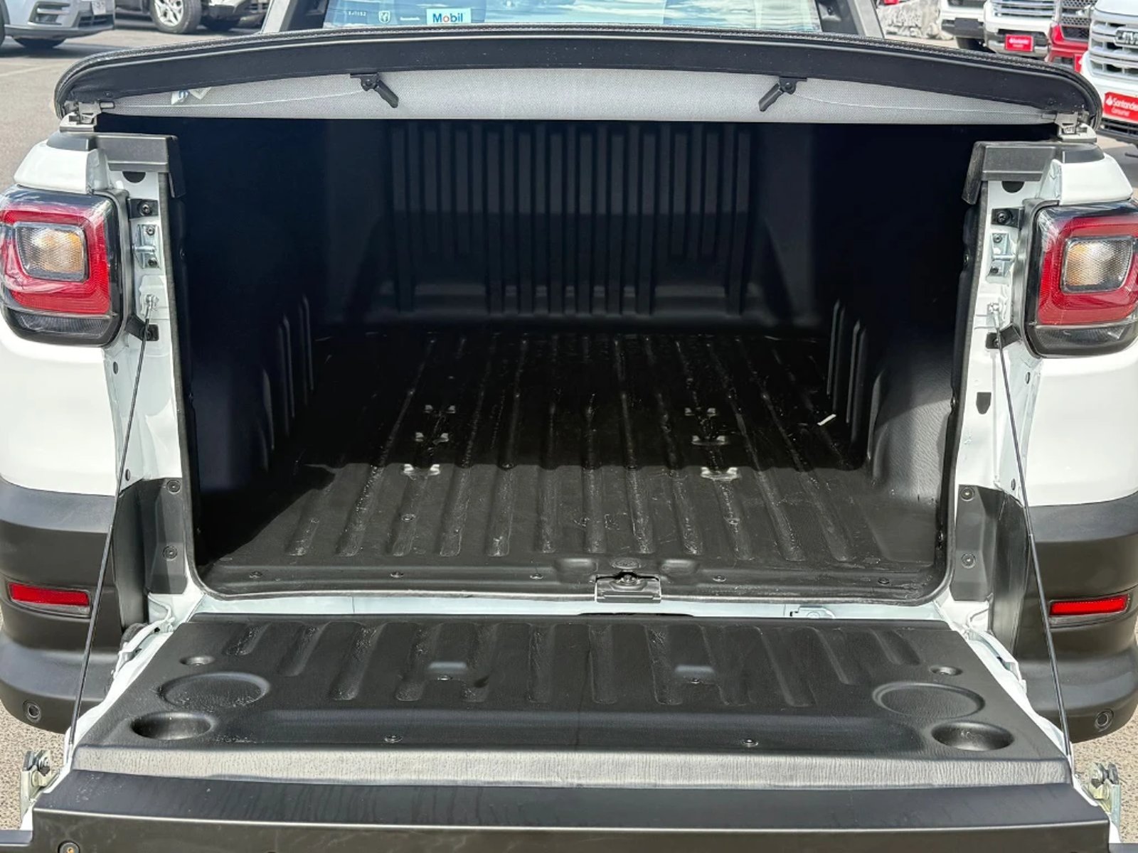 RAM 700 1.3 SLT 4X2 CAB. SIM. MT 2P 2026 - Imagen 7 de 20
