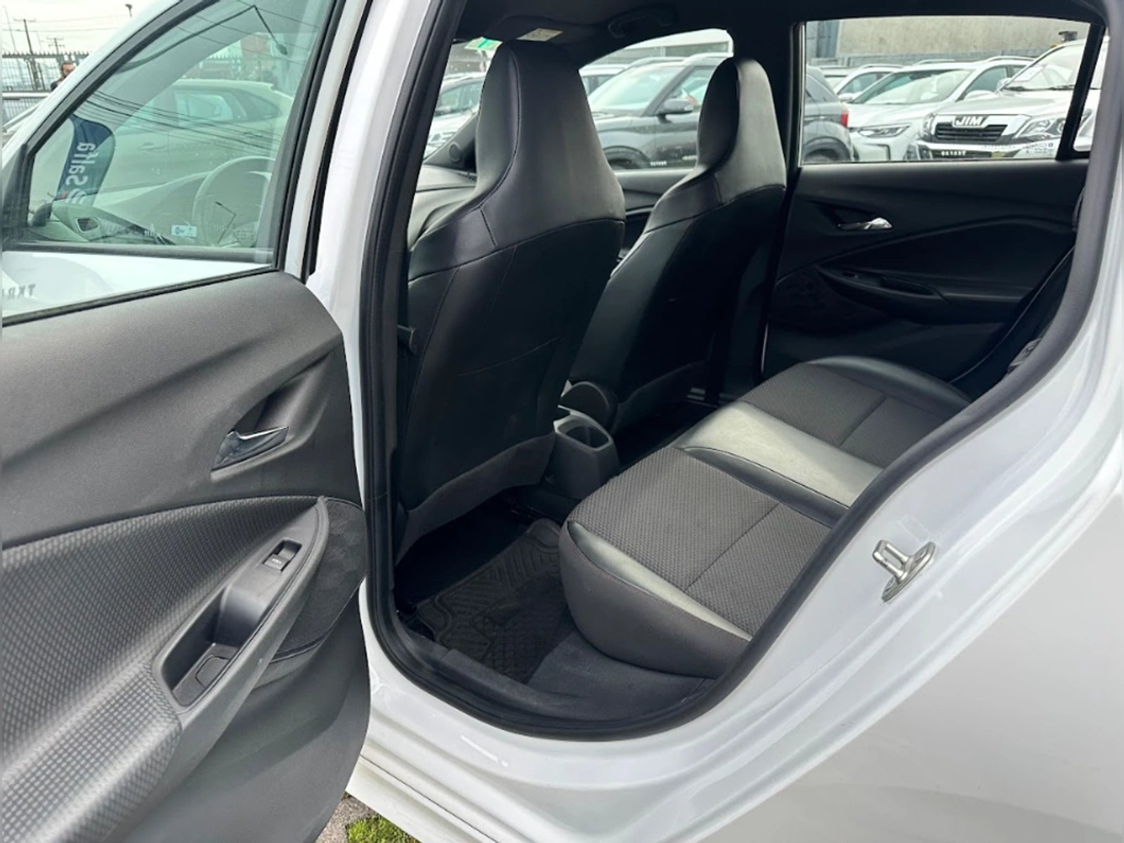 Chevrolet Onix 2024 - Imagen 12 de 17