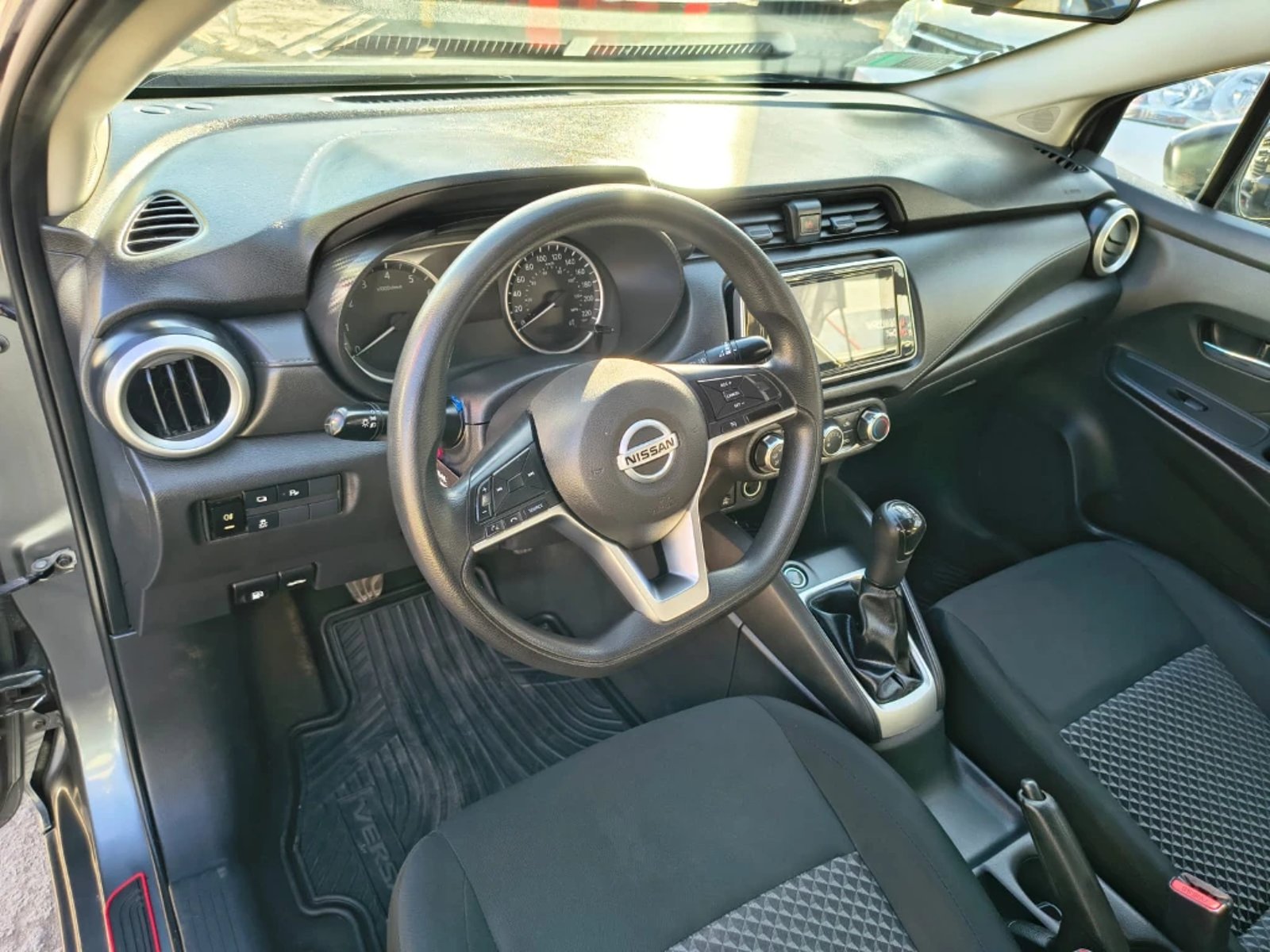 Nissan Versa 2022 - Imagen 14 de 17