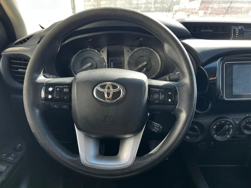 Toyota Hilux 2023 - Imagen 12 de 20