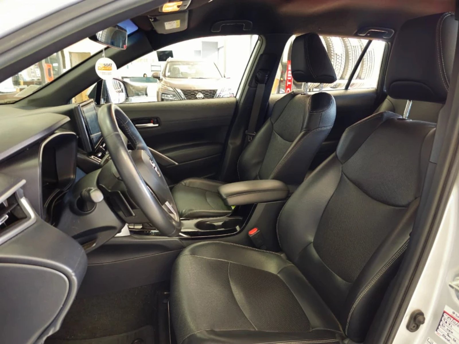 Toyota COROLLA CROSS 2.0 SEG 4X2 CVT AT 5P 2023 - Imagen 18 de 20