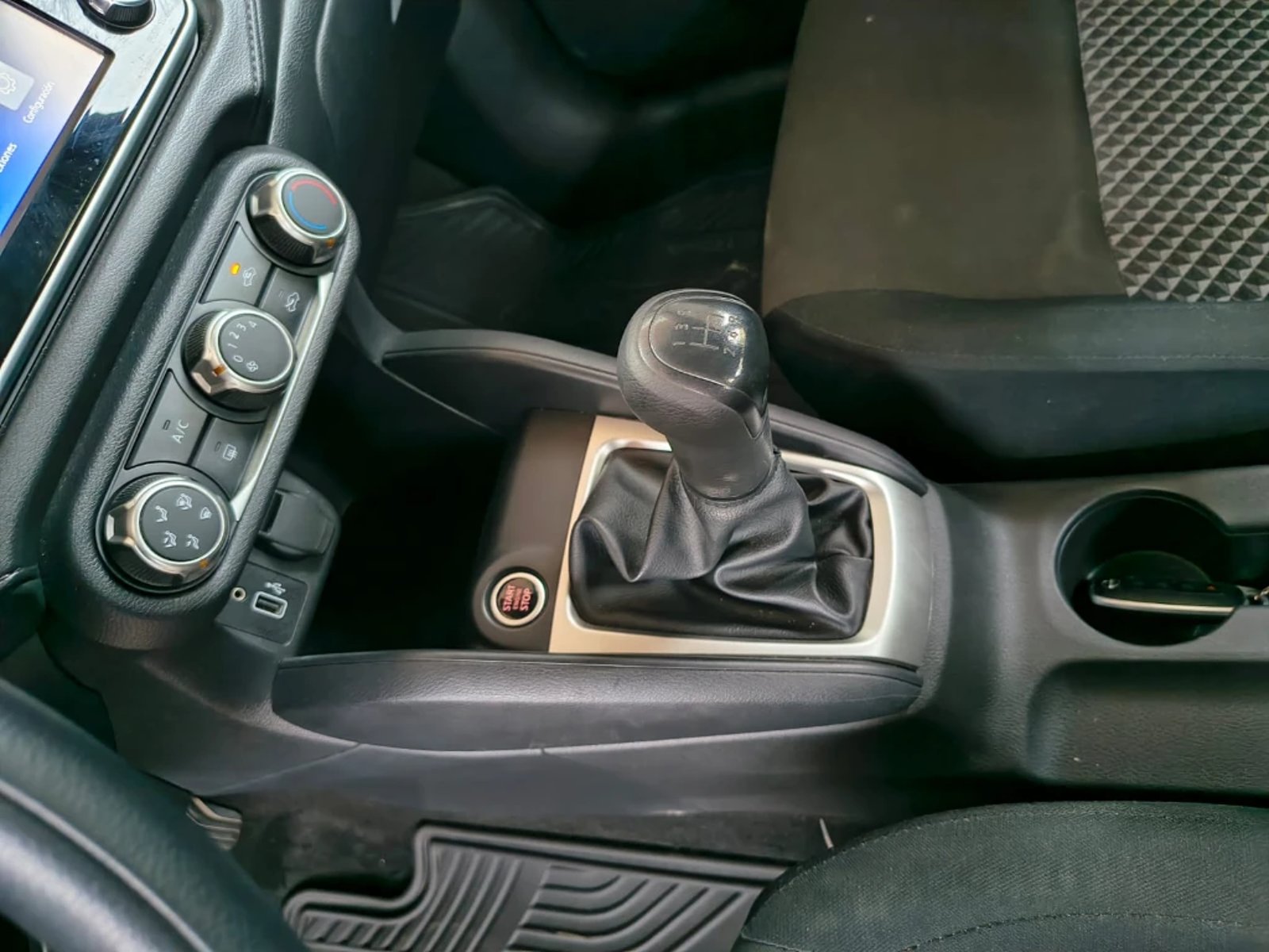 Nissan Versa 2025 - Imagen 16 de 20