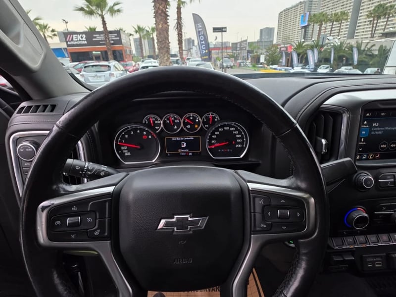 Chevrolet Silverado 2021 - Imagen 15 de 20