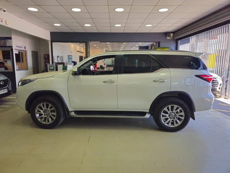 Toyota Fortuner 2021 - Imagen 8 de 20