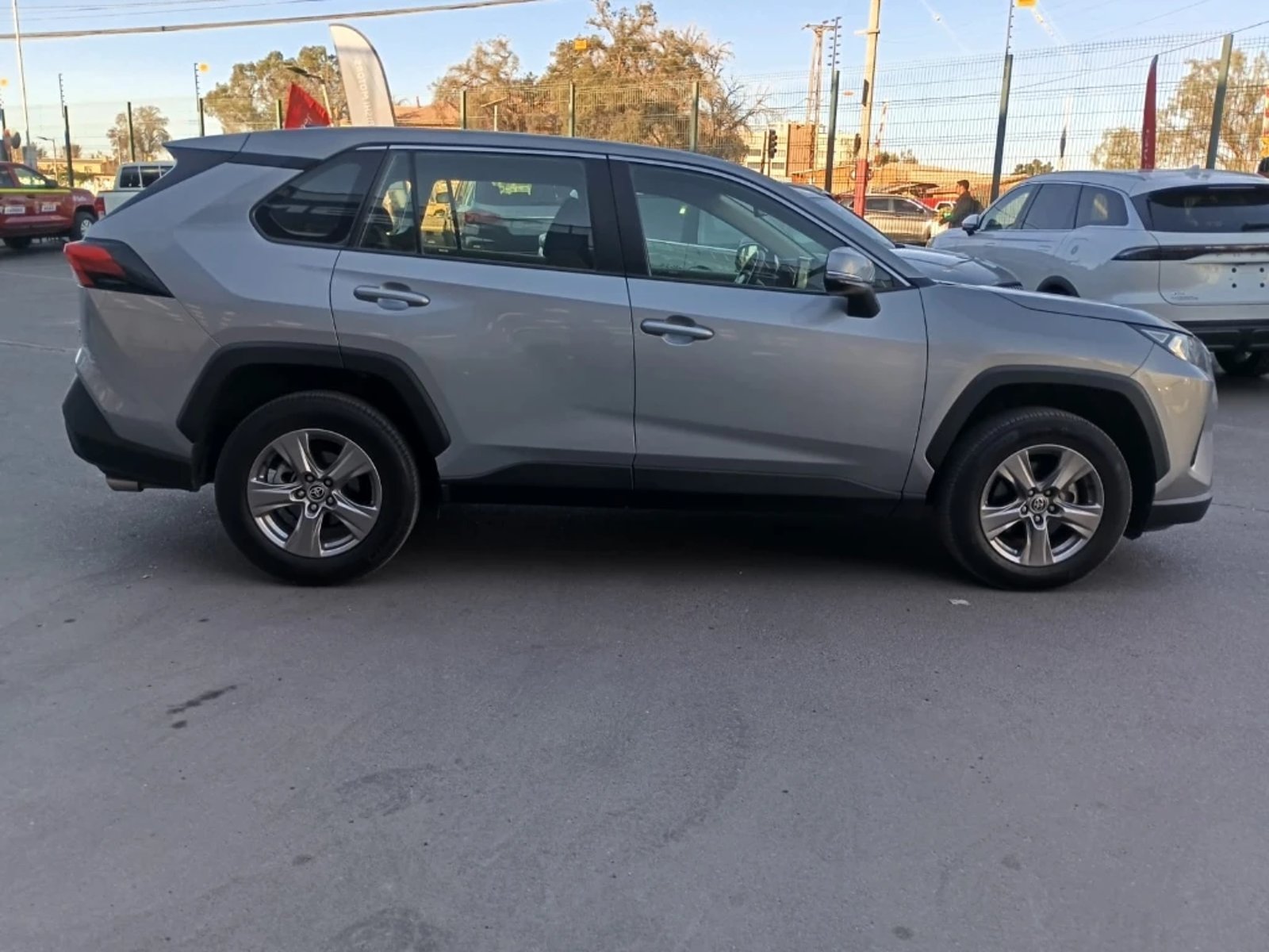 Toyota Rav4 2025 - Imagen 4 de 20