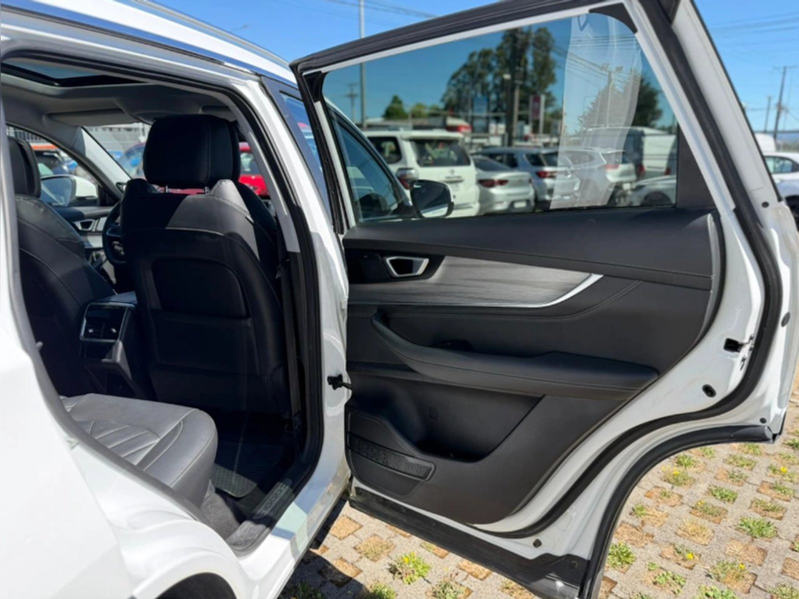 Chery TIGGO 8 PRO 2.0 TGDI GLX PRO MAX AWD AT 5P 2024 - Imagen 13 de 20