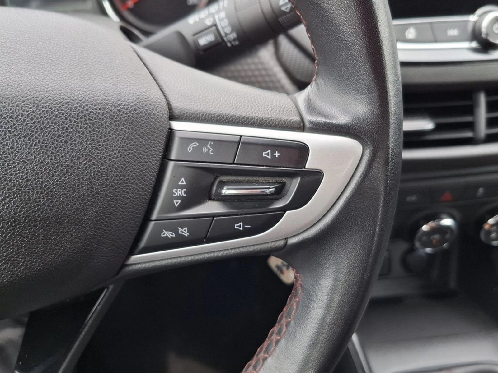 Chevrolet ONIX 1.0 RS R MT 2024 - Imagen 15 de 20