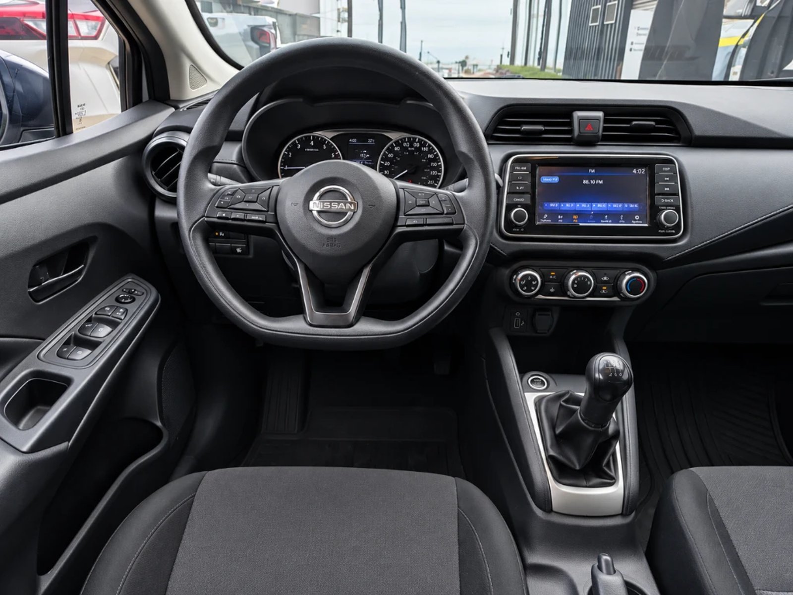 Nissan Versa 2025 - Imagen 13 de 20