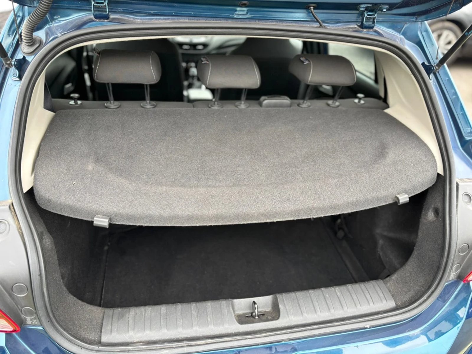 Chevrolet ONIX 1.0T LTZ 4X2 MT 5P 2022 - Imagen 15 de 20