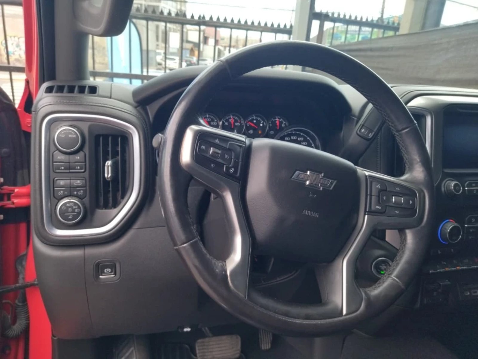 Chevrolet Silverado 2021 - Imagen 13 de 20