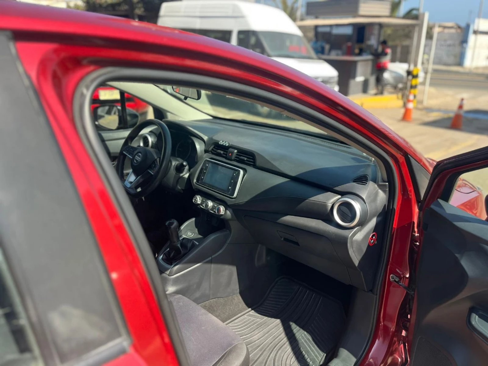 Nissan Versa 2023 - Imagen 18 de 20