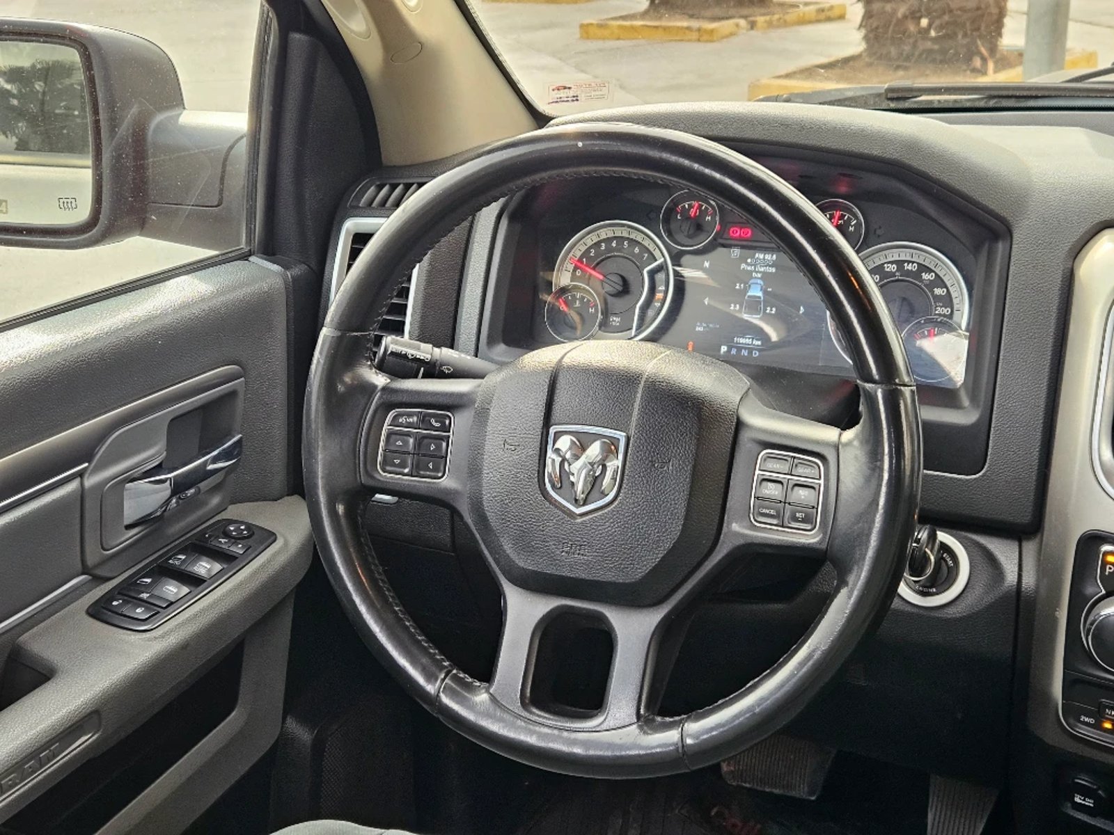 Dodge RAM 1500 3.6 SLT 4X4 QUAD CAB DOB. CAB. AT 4P 2019 - Imagen 14 de 20