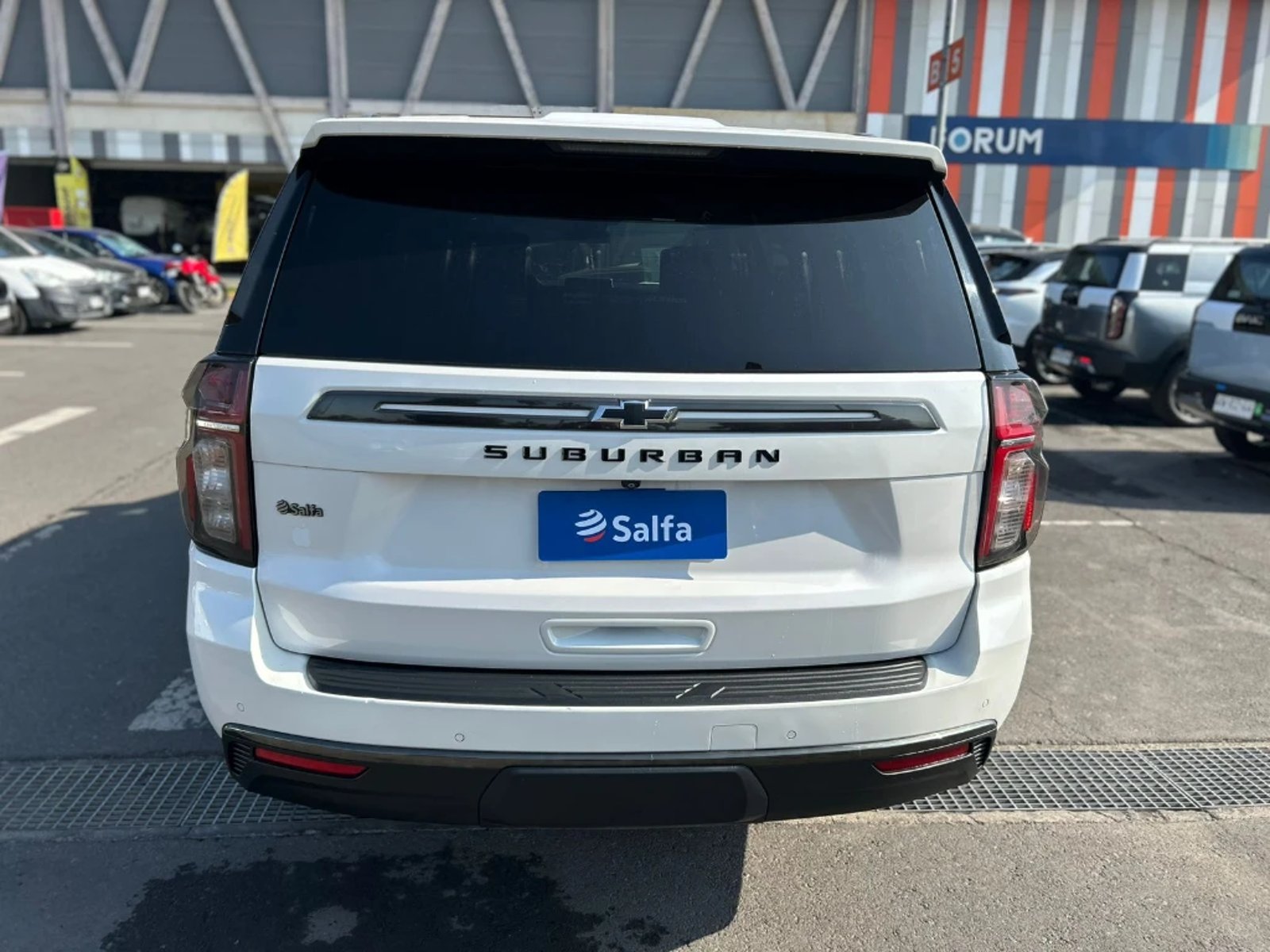 Chevrolet SUBURBAN 5.3L Z71 AWD AT 5P 2022 - Imagen 6 de 20