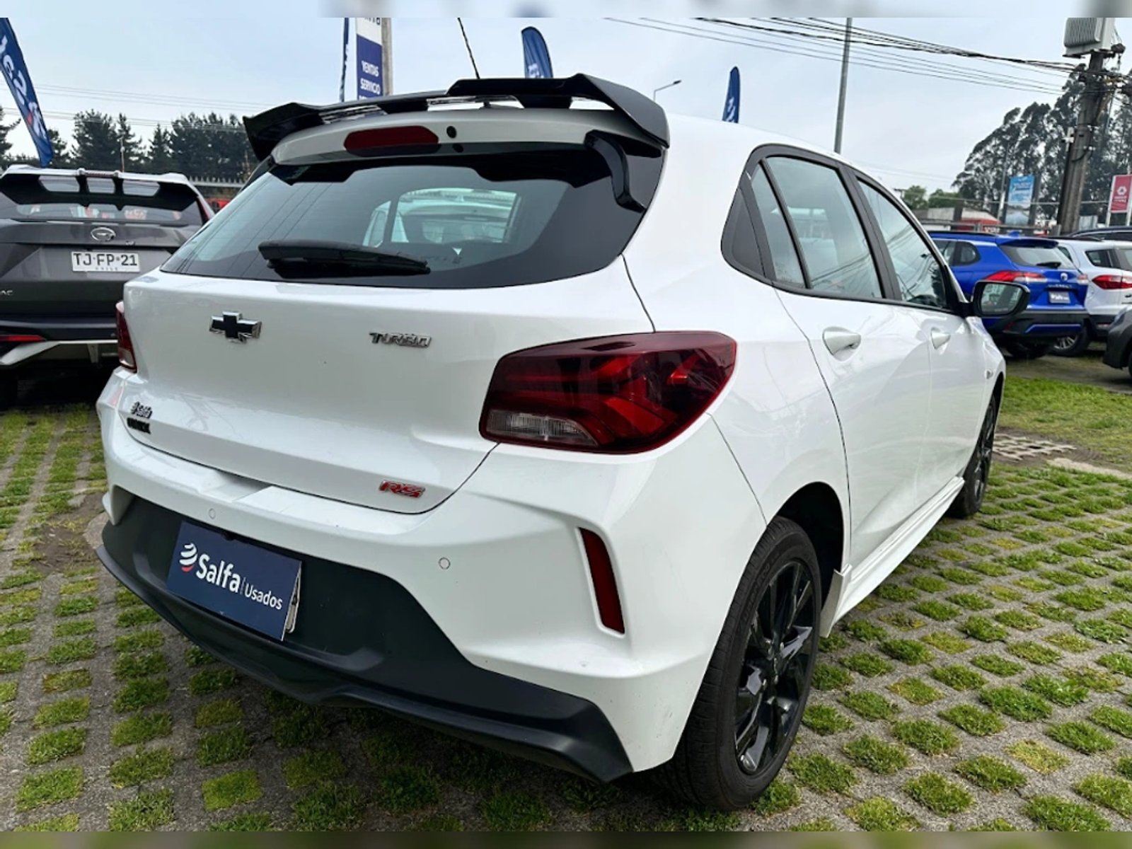 Chevrolet ONIX 1.0T RS R 4X2 HB MT 5P 2024 - Imagen 6 de 17