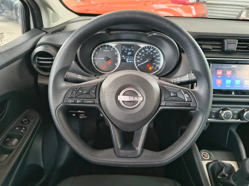 Nissan Versa 2025 - Imagen 12 de 20