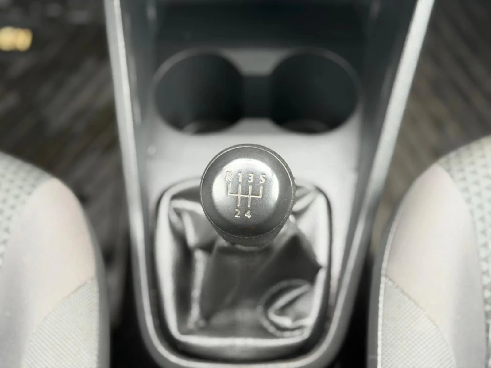 Volkswagen VOYAGE 1.6 COMFORTLINE 4X2 VOLANTE MULTIFUNCION AC 2AB MT 2021 - Imagen 15 de 20