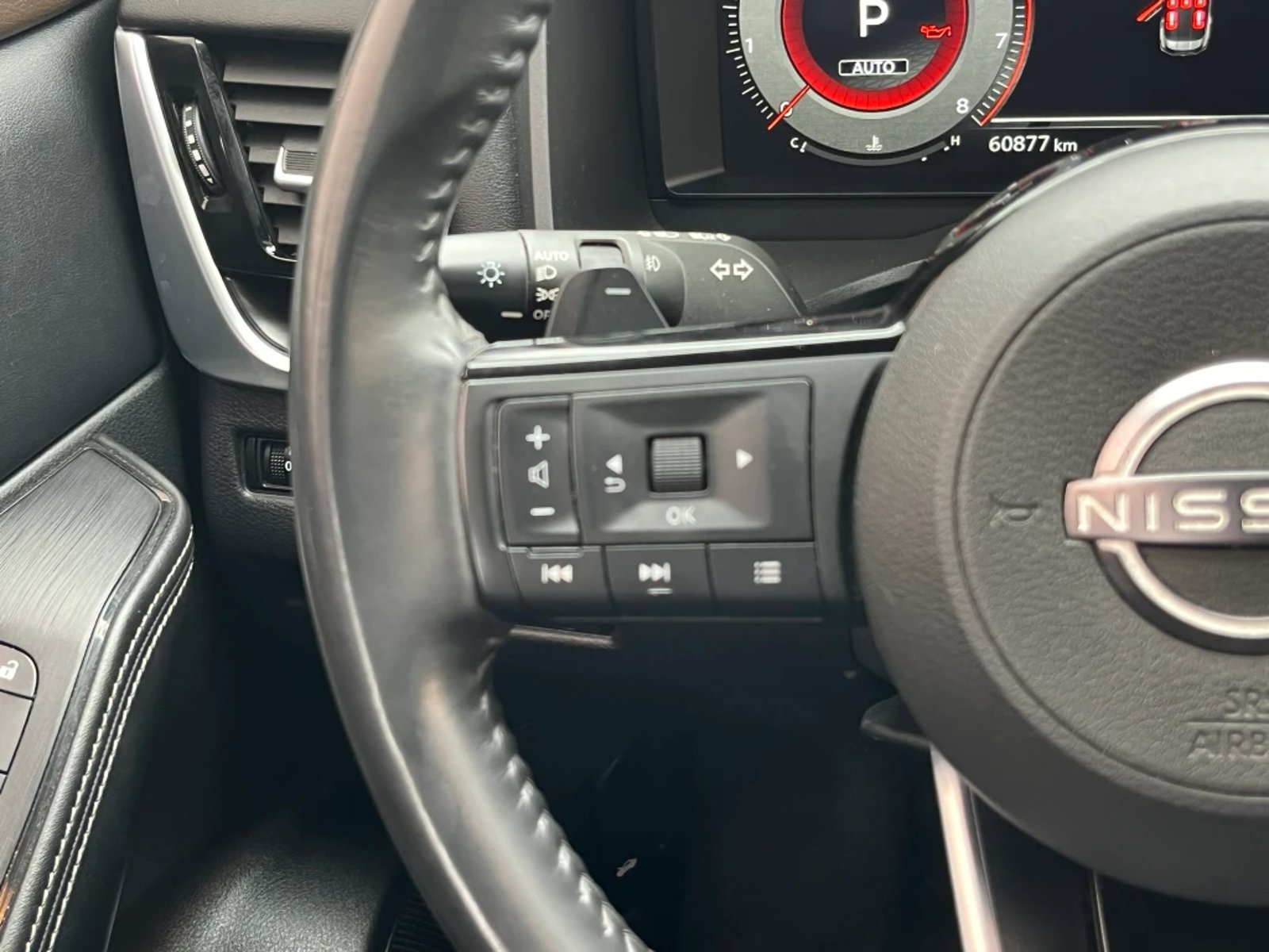 Nissan X-TRAIL 2.5 EXCLUSIVE 4X4 3ROW CVT AT 5P 2023 - Imagen 16 de 20