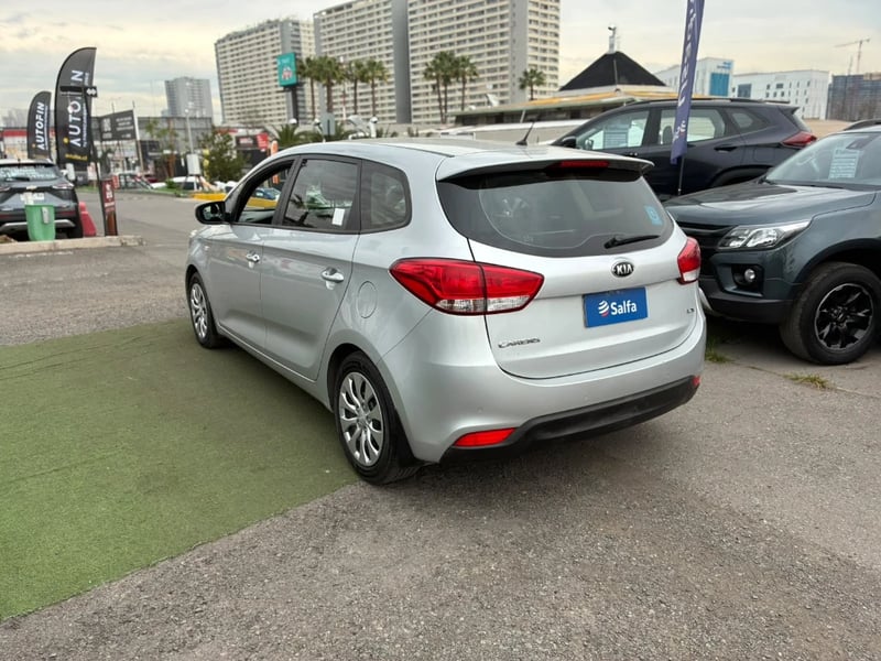 Kia Carens 2015 - Imagen 7 de 20
