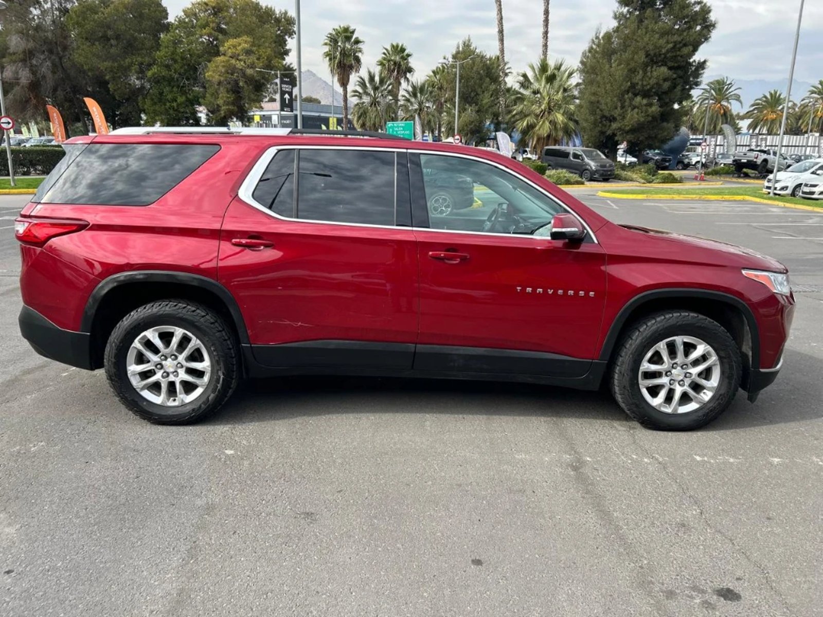 Chevrolet TRAVERSE 3.6L LT FWD AT 5P 2018 - Foto 4 de 19