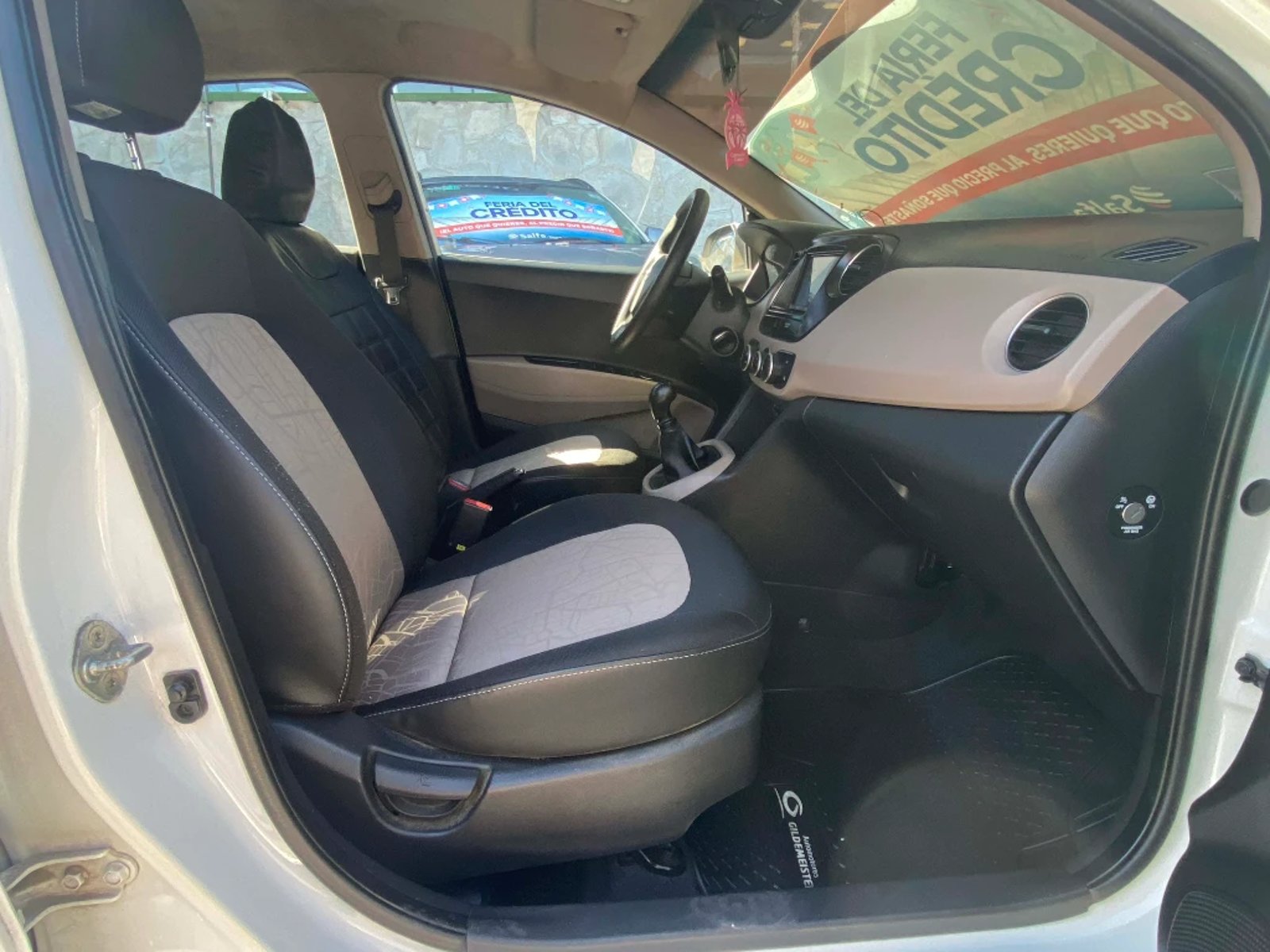 Hyundai Grand i10 2023 - Imagen 11 de 20