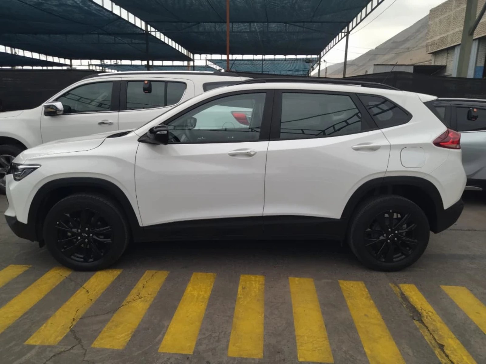 CHEVROLET TRACKER 1.2T RS R 4X2 AT 5P 2024 - Imagen 8 de 20