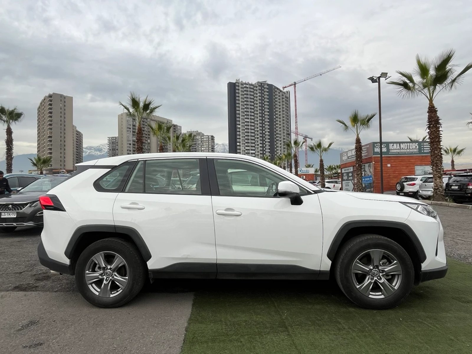 Toyota Rav4 2025 - Imagen 4 de 20