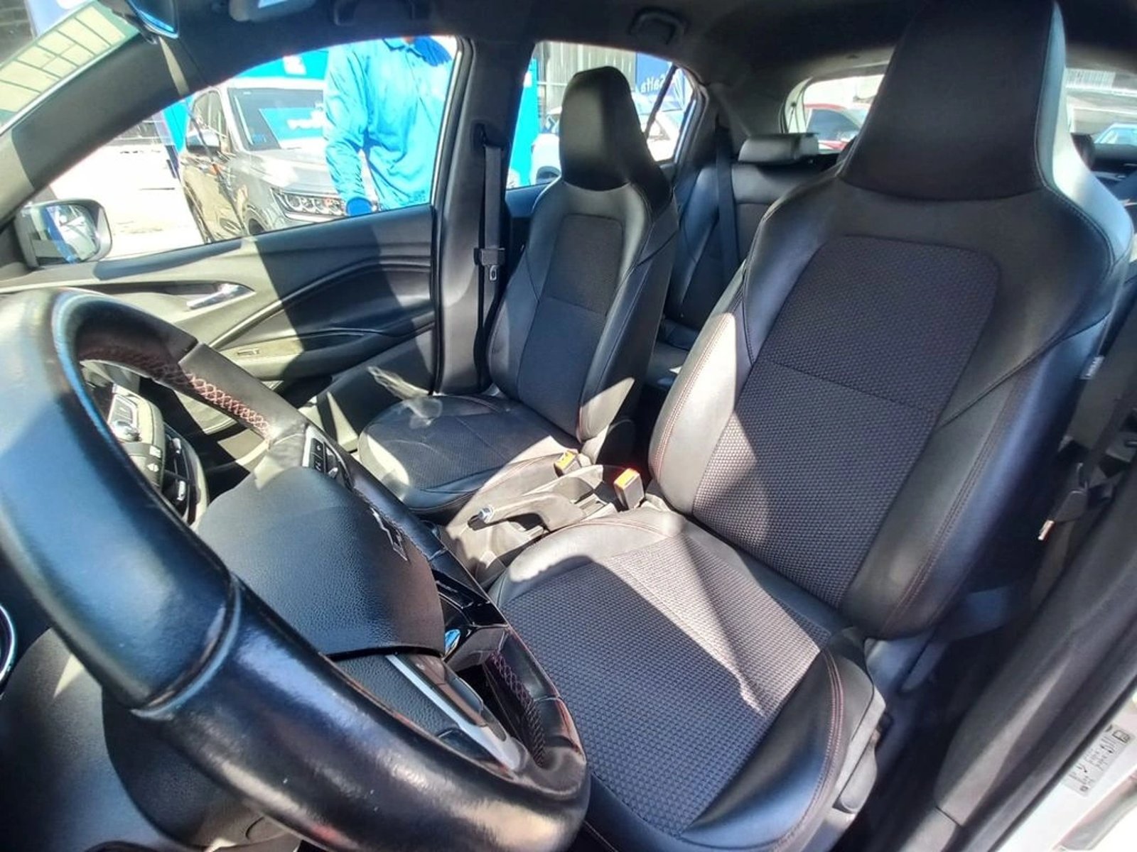 Chevrolet ONIX 1.0T RS MT 5P 2022 - Imagen 13 de 20