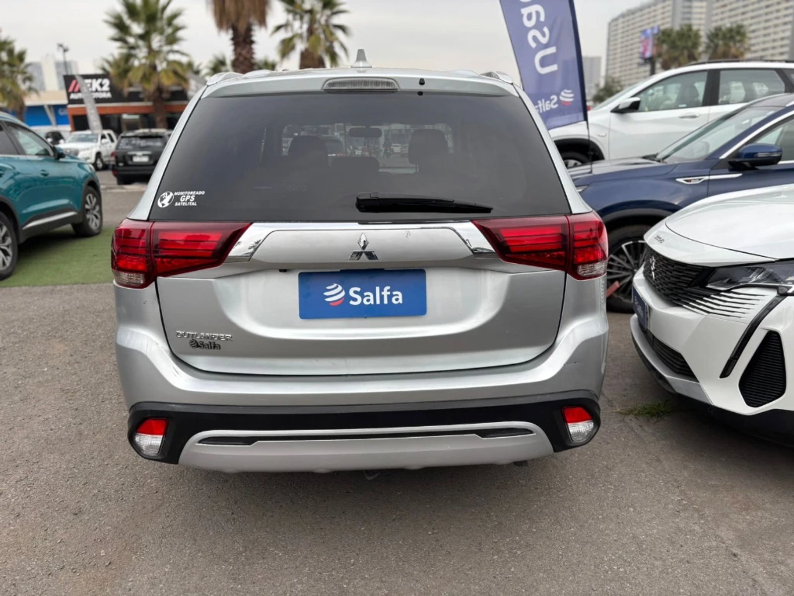 Mitsubishi OUTLANDER 2.0 4X2 MT 5P 2021 - Imagen 8 de 20