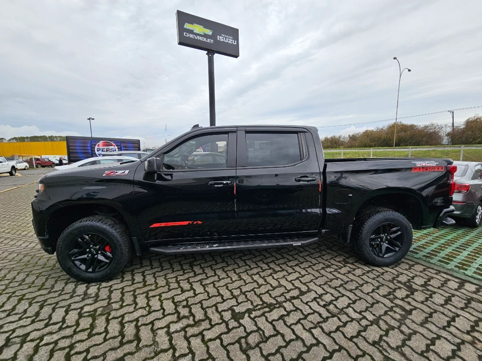 CHEVROLET SILVERADO 5.3 LT TRAILBOSS Z71 4X4 AT 4P 2021 - Imagen 8 de 20