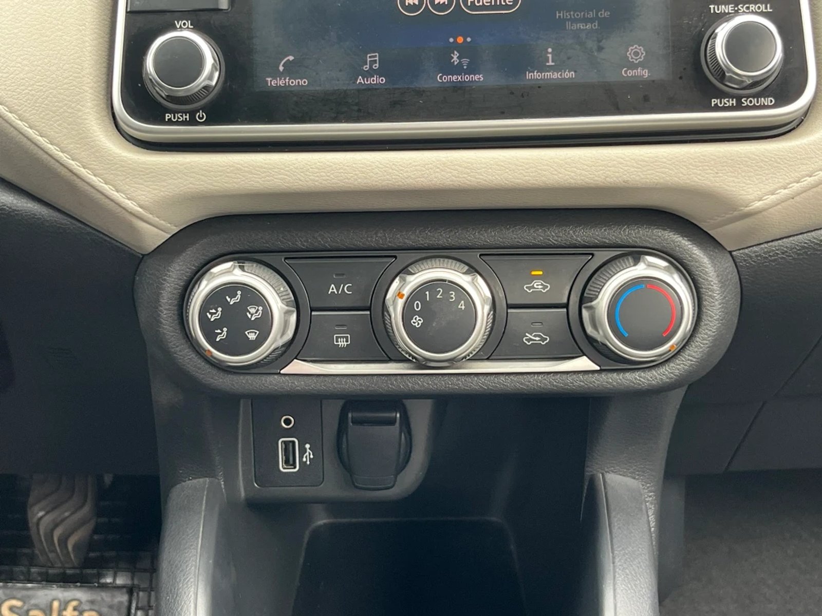 Nissan VERSA 1.6 ADVANCE 4X2 MT 4P 2020 - Imagen 19 de 20